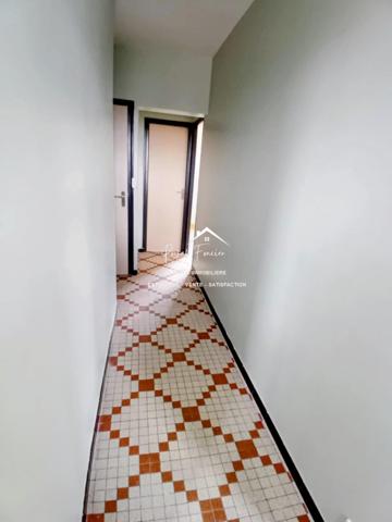 Vue sur la campagne, proche du centre à pied