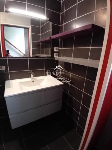 Vue sur la campagne, proche du centre à pied