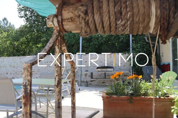 Fontaine-le-Comte (86240) Maison de caractère XIXè siècle, piscine, grange et beaux volumes