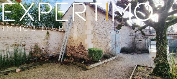 Fontaine-le-Comte (86240) Maison de caractère XIXè siècle, piscine, grange et beaux volumes