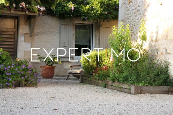 Fontaine-le-Comte (86240) Maison de caractère XIXè siècle, piscine, grange et beaux volumes