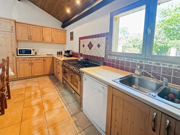 Belle maison avec piscine et double garage