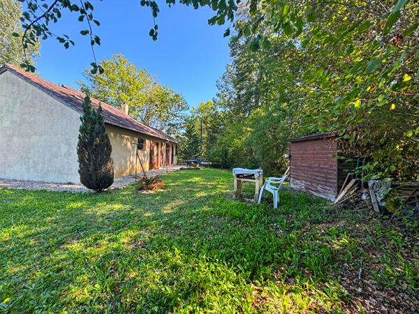 Belle maison avec piscine et double garage