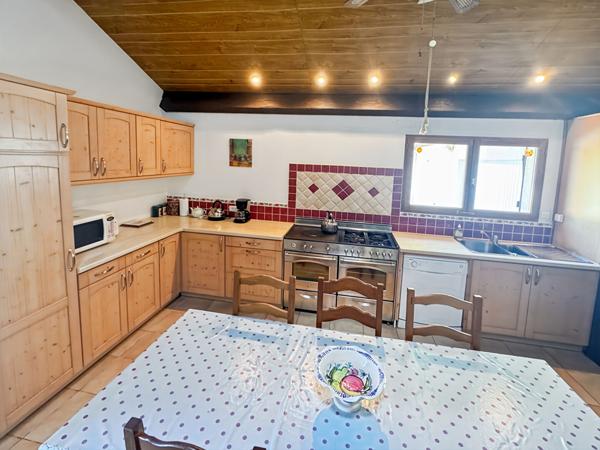 Belle maison avec piscine et double garage