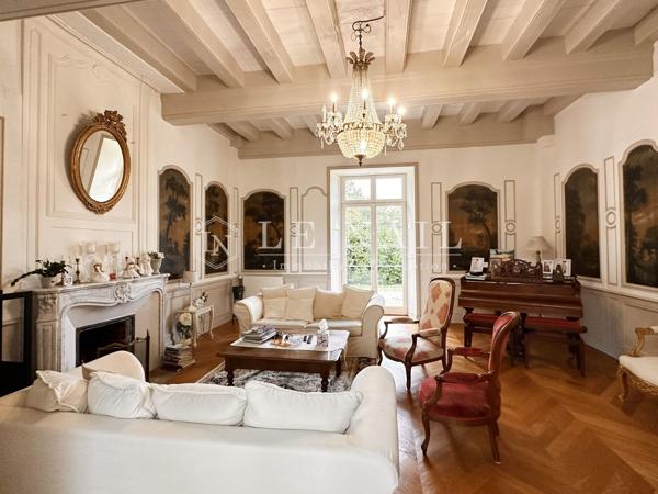 Château des XIVème et XVIIIème siècles au cœur d’un village proche de Nantes