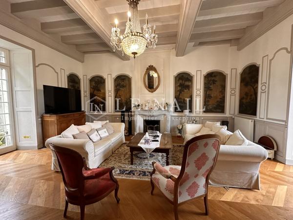 Château des XIVème et XVIIIème siècles au cœur d’un village proche de Nantes
