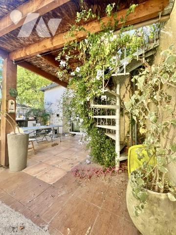 Appartement de type T5 de 149m² habitables avec terrasse  