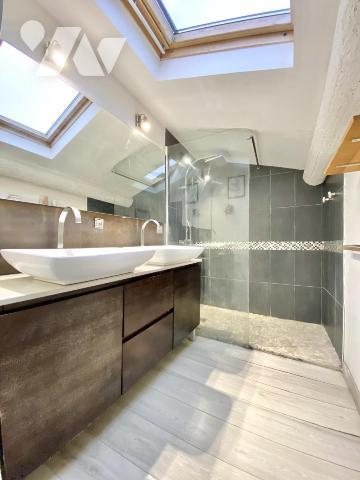 Appartement de type T5 de 149m² habitables avec terrasse  