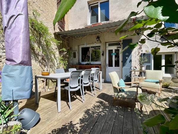 Maison de village en pierre et son gîte à Voiteur