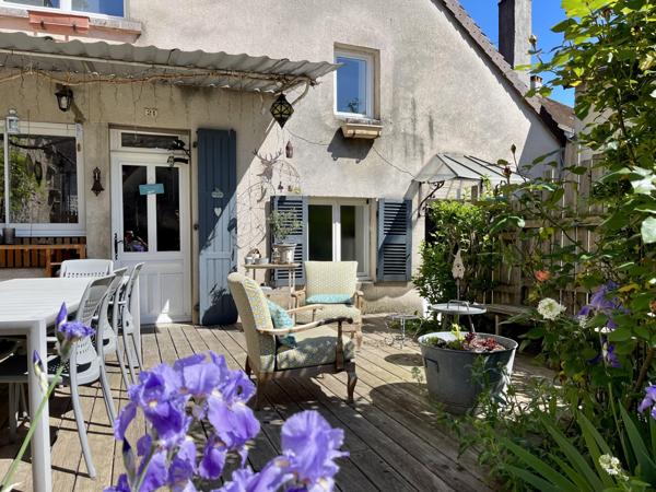 Maison de village en pierre et son gîte à Voiteur