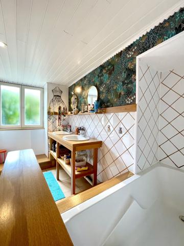 Maison de village en pierre et son gîte à Voiteur