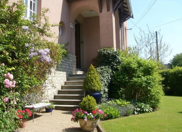 MAISON à vendre 8 pièces VITTEL (88) dont 4 appartements sur 1 095 m² de TERRAIN