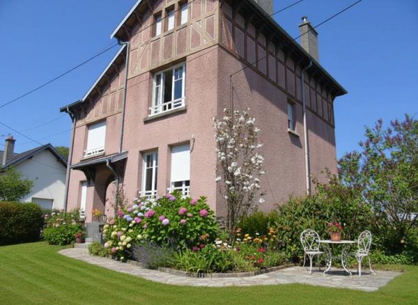 MAISON à vendre 8 pièces VITTEL (88) dont 4 appartements sur 1 095 m² de TERRAIN