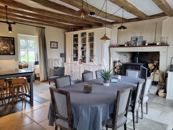 Ancien corps de ferme avec maison d'amis et 16 hectares à 20 km de Tours.