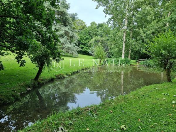 Gentilhommière fin XVIIIe sur un parc de 5 hectares, avec piscine, aux portes d'Alençon