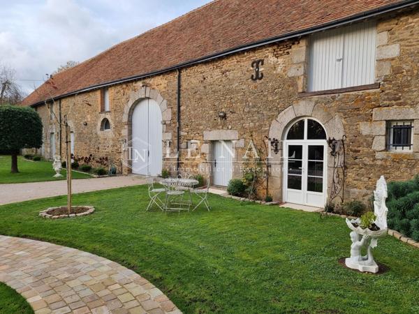 Gentilhommière fin XVIIIe sur un parc de 5 hectares, avec piscine, aux portes d'Alençon