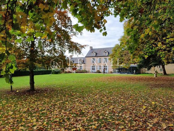 Gentilhommière fin XVIIIe sur un parc de 5 hectares, avec piscine, aux portes d'Alençon