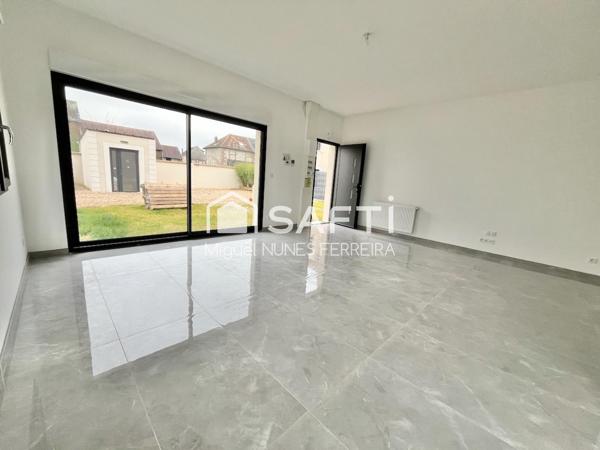 Maison 2 chambres + bureau et places de parking