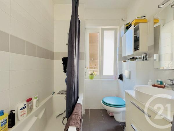Appartement F2 à vendre  2 pièces - 38 m 2   STRASBOURG  - 67