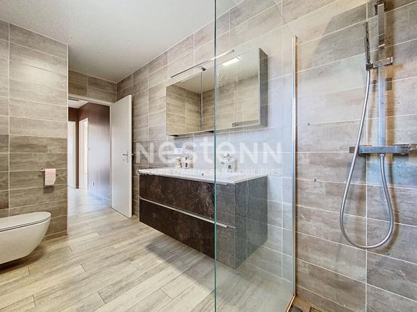 MAISON 2020 BRETENOUX PLAIN PIED AVEC PISCINE CHAUFFEE A VENDRE - 2 CHAMBRES - CUISINE AMENAGEE ET EQUIPEE - GARAGE - VASTE SEJOUR - 1 SALLE D'EAU AVEC WC + WC INDEPENDANT - DEPENDANCE EXTERIEURE