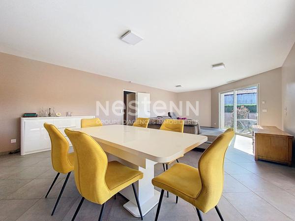 MAISON 2020 BRETENOUX PLAIN PIED AVEC PISCINE CHAUFFEE A VENDRE - 2 CHAMBRES - CUISINE AMENAGEE ET EQUIPEE - GARAGE - VASTE SEJOUR - 1 SALLE D'EAU AVEC WC + WC INDEPENDANT - DEPENDANCE EXTERIEURE