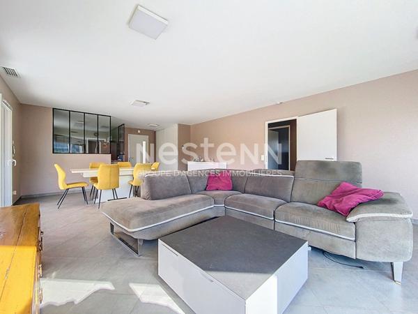 MAISON 2020 BRETENOUX PLAIN PIED AVEC PISCINE CHAUFFEE A VENDRE - 2 CHAMBRES - CUISINE AMENAGEE ET EQUIPEE - GARAGE - VASTE SEJOUR - 1 SALLE D'EAU AVEC WC + WC INDEPENDANT - DEPENDANCE EXTERIEURE