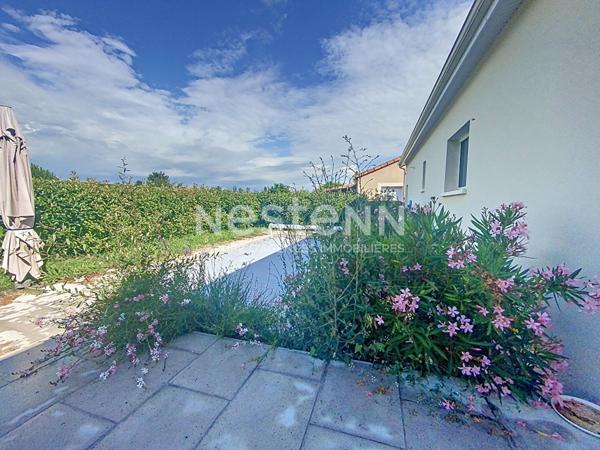 MAISON 2020 BRETENOUX PLAIN PIED AVEC PISCINE CHAUFFEE A VENDRE - 2 CHAMBRES - CUISINE AMENAGEE ET EQUIPEE - GARAGE - VASTE SEJOUR - 1 SALLE D'EAU AVEC WC + WC INDEPENDANT - DEPENDANCE EXTERIEURE