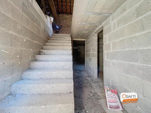 Ancienne grange à deux pas du centre-bourg