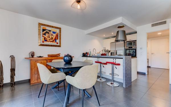 Appartement à vendre    3 pièces • 70 m2 Nice
