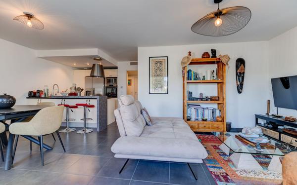 Appartement à vendre    3 pièces • 70 m2 Nice