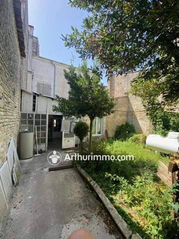 Vente                                                      Immeuble
                        
                     7 pièces                      157 m2                     à Matha