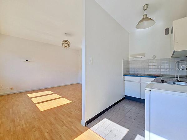 Appartement T1bis _ Proche Trolley et commerces _ Artem _ parking _ cave