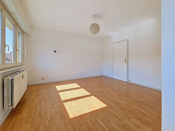 Appartement T1bis _ Proche Trolley et commerces _ Artem _ parking _ cave