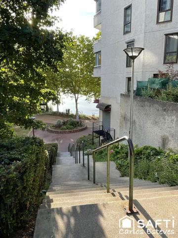 Vaste terrasse vue lac