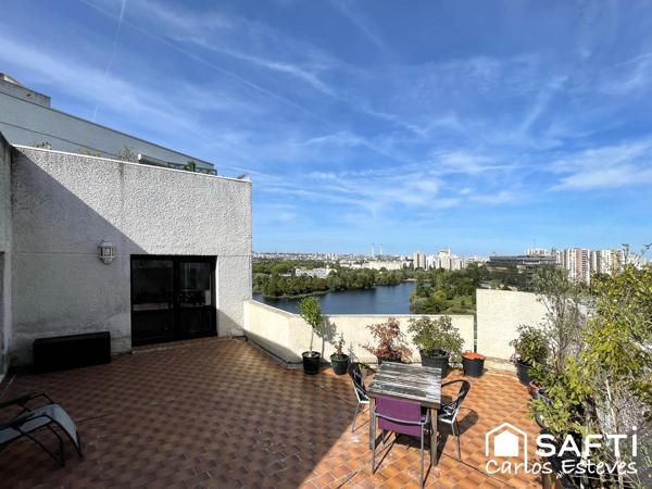 Vaste terrasse vue lac