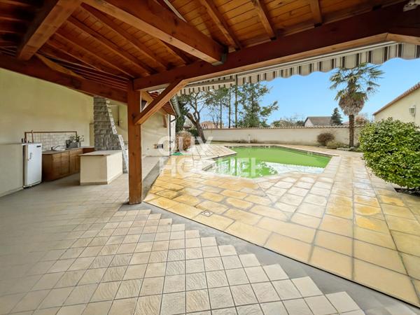 Maison traditionnelle à Feurs, Fort potentiel et beaux volumes