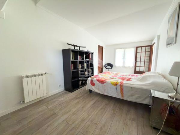 Villa La Roquette Sur Siagne/ Cannes La Bocca -  4 pièce(s) 115 m² - piscine -  1100m² de terrain