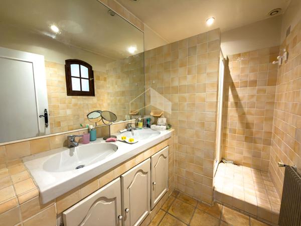 Villa La Roquette Sur Siagne/ Cannes La Bocca -  4 pièce(s) 115 m² - piscine -  1100m² de terrain