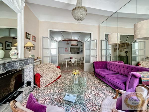 Nîmes (30000) Appartement de type3 dans immeuble classé