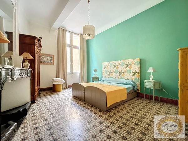 Nîmes (30000) Appartement de type3 dans immeuble classé