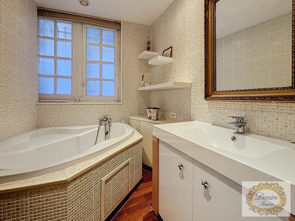 Nîmes (30000) Appartement de type3 dans immeuble classé