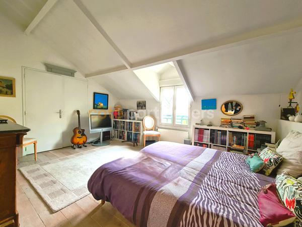 Vente
                Maison185 m² - 7 Pièces -
                    LE PECQ (78230)