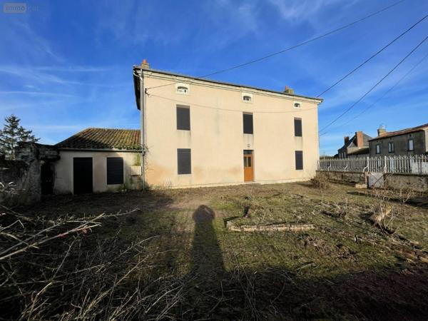 Maison à vendre à Argentonnay dans les Deux-Sèvres (79150), ref : AGM378