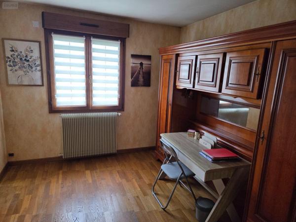 Maison à vendre à Ambrières-les-Vallées en Mayenne (53300), ref : 53075DLS26001