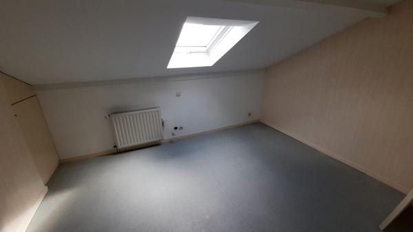 Location
                Appartement54,09 m² - 2 Pièces -
                    BARAQUEVILLE (12160)