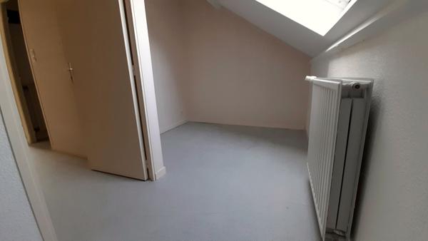Location
                Appartement54,09 m² - 2 Pièces -
                    BARAQUEVILLE (12160)