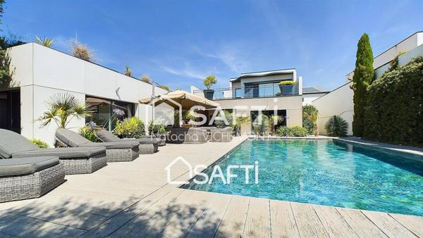 Villa contemporaine d'exception avec accès mer et ses studios locatifs indépendants