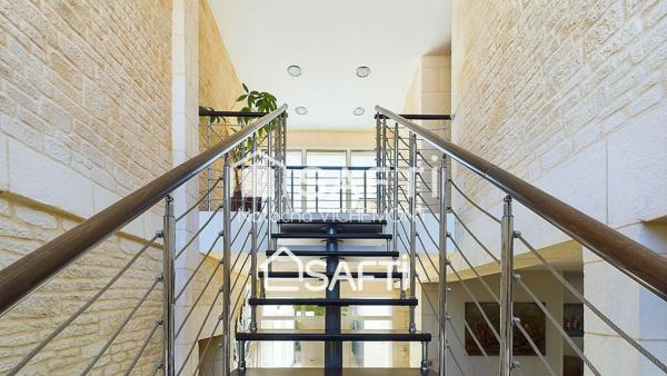 Villa contemporaine d'exception avec accès mer et ses studios locatifs indépendants