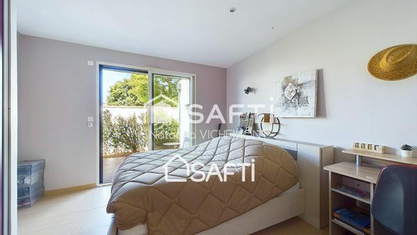 Villa contemporaine d'exception avec accès mer et ses studios locatifs indépendants