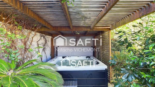 Villa contemporaine d'exception avec accès mer et ses studios locatifs indépendants